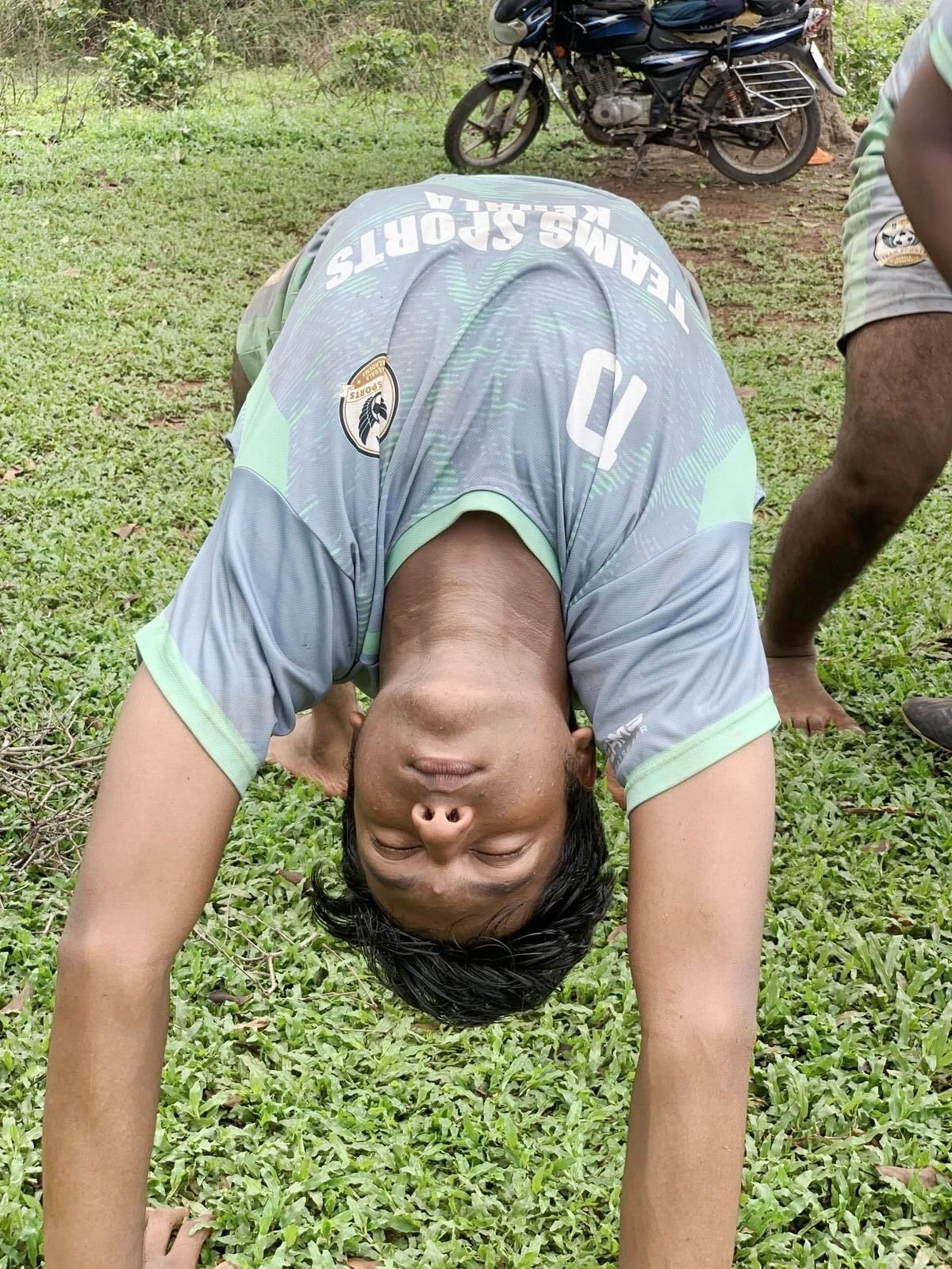 What are the tactics of football